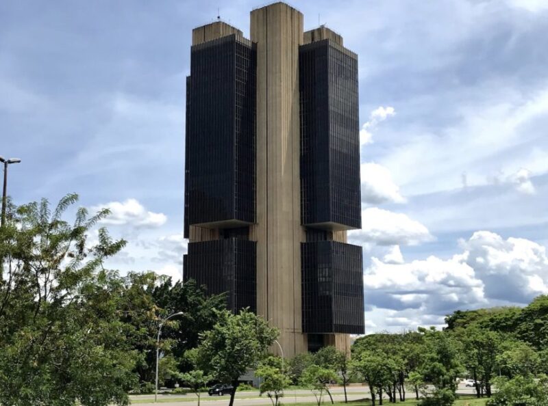 Banco-Central-de-ladinho-868×644-1-868×644